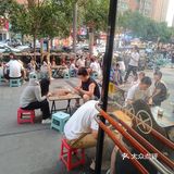 等了没五分钟就上餐了。他家的丸子砂锅不错