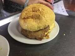猪扒蛋菠萝包-沙溪兄茶餐厅