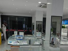 -光明眼镜·蔡司授权(徐泾店)