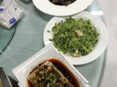 -红栌温泉山庄生态美食餐厅