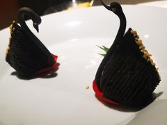 猫山王榴莲天鹅酥-龙吟九品(青龙山庄店)