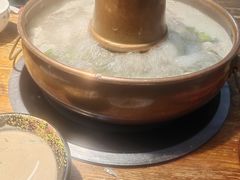 -洞庭洲·防空洞火锅·烧烤·铜锅涮肉(新百广场店)