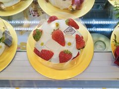 -花花卷卷·鲜食蛋糕(静安久光百货店)