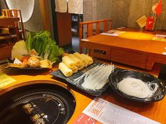 -呷哺呷哺(普陀乐购真北店)