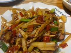 酸笋腊肉-牛八宝桂林米粉(八里庄店)