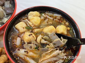 不用宣传也爆满的鸭血粉丝