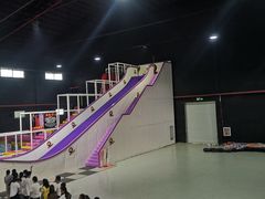 -嘿哟动霸CHUA·新潮玩运动娱乐中心·蹦床滑冰团建乐园
