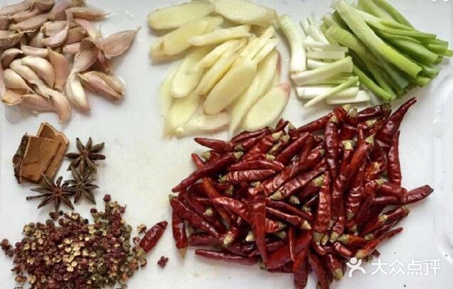 夏季宵夜都爱的麻辣小龙虾