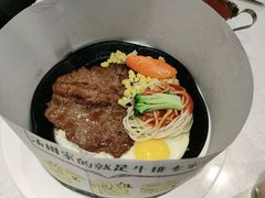 -汤姆家的牛排意面披萨(新城市广场店)