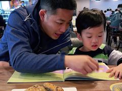 -布鲁豪斯亲子欢乐家庭餐厅