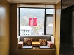 -铂逸梦秦酒店(横店梦幻谷店)