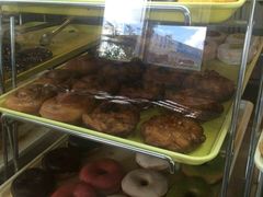 -Winchell's Donuts House