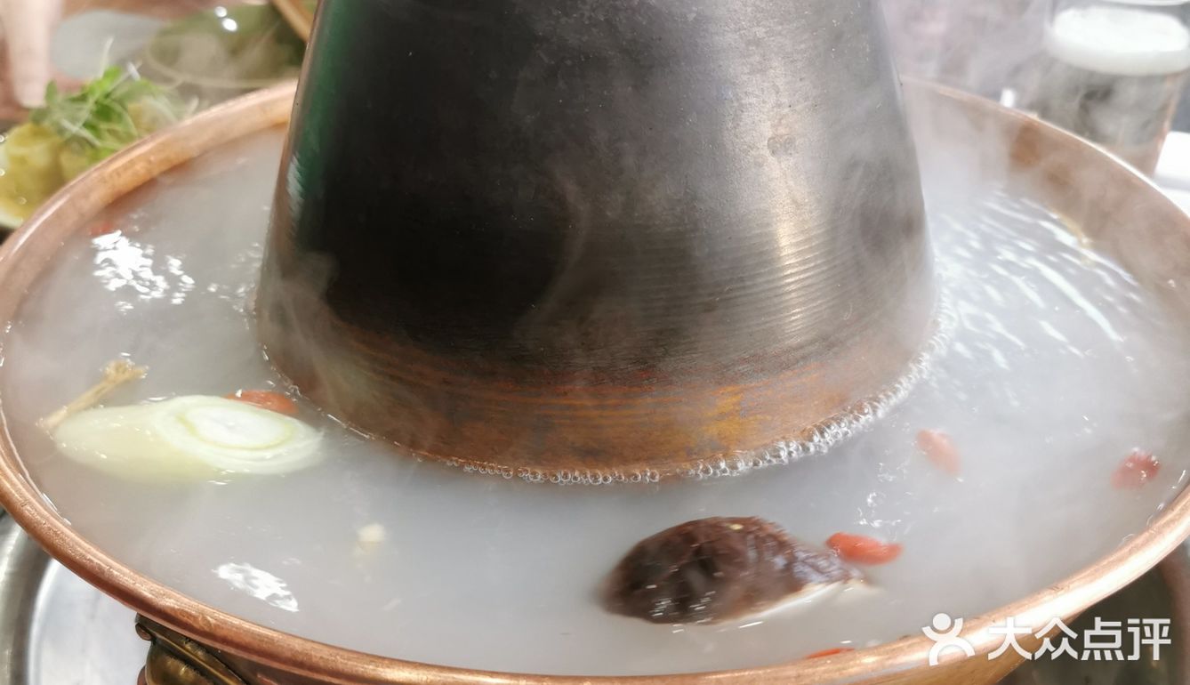 是个什么鬼？哈哈！还有某个美人儿，啥都～巨～好吃