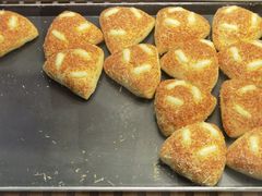 -Dough&Joe团憩(瑞虹天地月亮湾店)