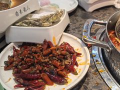 -来龍儿鲜切牛肉自助老火锅