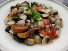 炒八珍菌-山外山菜馆(玉泉路店)