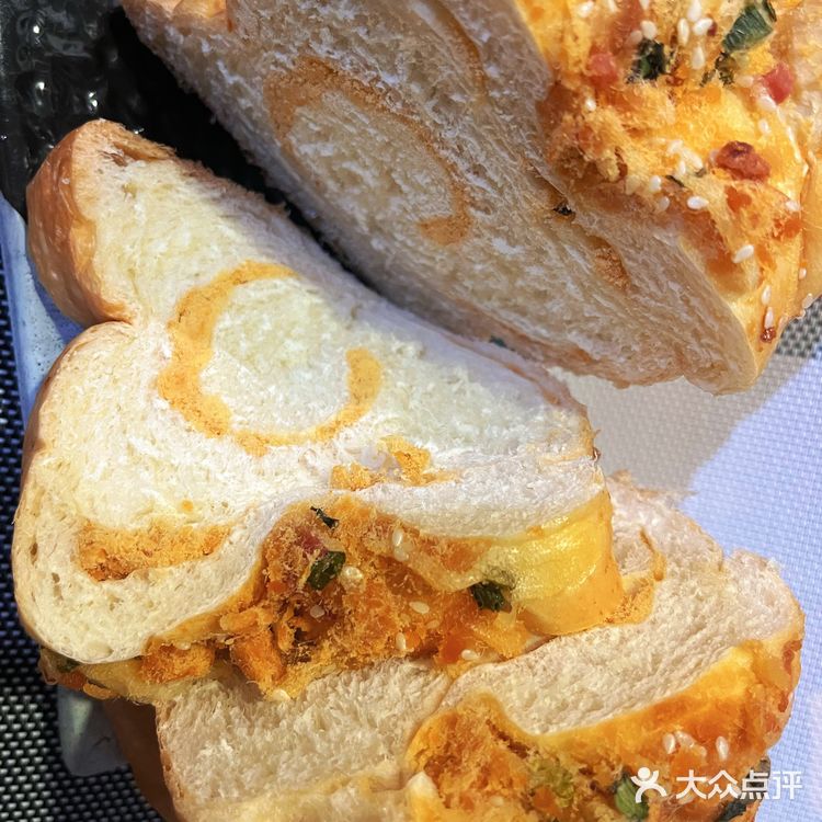 鲍师傅小贝 汉堡王芋泥酥 红豆碱水 肉松吐司