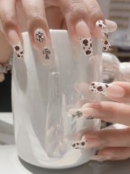 -丽心自助美甲美睫