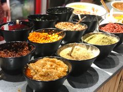 -爆炸头阿姨小四川正宗川味小吃(无任何分店)