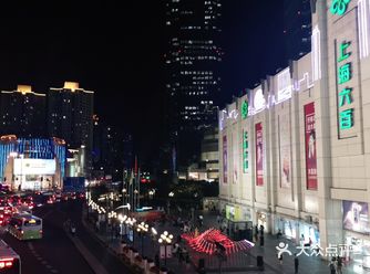 夜景确实美，来上海必走徐汇天桥拍夜景