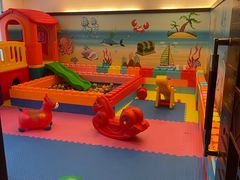 -深圳富苑皇冠假日套房酒店