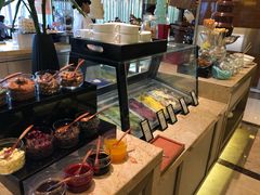 -大中华希尔顿酒店-念自助餐·嗨啤·小龙虾