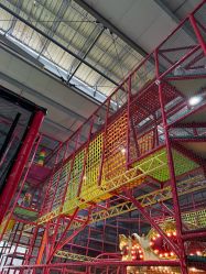 -趣玩空间蹦床乐园(临平旗舰店)