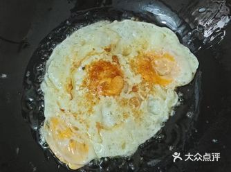 这家店的食物干净卫生，放心食用，味道不错，及时送达