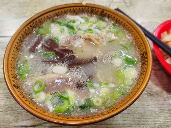 李记白沙羊肉汤馆-"白沙羊肉汤有很多分店 这家店在龙门高铁.