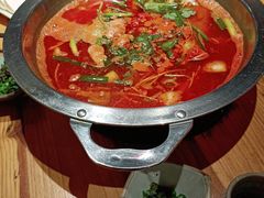 -野山舂·贵州现舂酸汤火锅(鸿通城店)