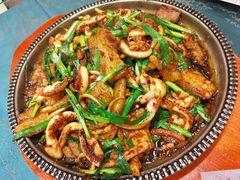 铁板鱿鱼五花肉-春花民族美食(佳木斯总店)