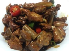 鸽子烧排骨-董厨煨汤馆(车站路店)