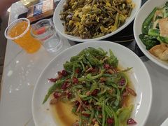 -丹水桥地锅鱼·翘嘴鲌·地方特色全鱼宴(丹江口大坝店)