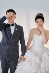 -雪中彩影婚纱摄影·微光艺术中心