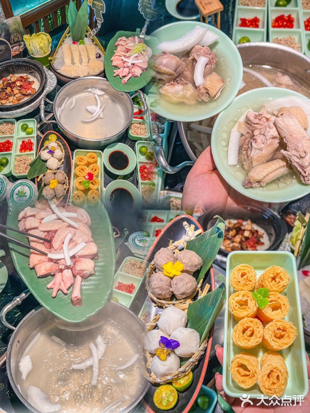 被椰子鸡治愈的周末！这家非遗煲仔饭香到舔碗