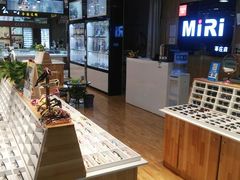 -MiRi眼镜连锁·蔡司·尼康控优点合作店(莘庄店)