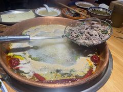 -洱火云南酸菜牛肉火锅(石景山当代商城店)