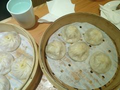 特色鲜肉汤包-百年龙袍蟹黄汤包(融创茂店)