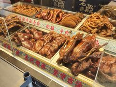 -老鼎万春卤菜(五代传承创始老店)