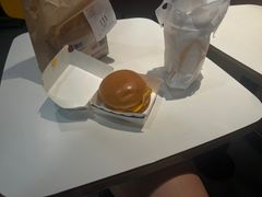-麦当劳(上海虹桥站30B检票口楼上)