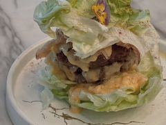 生菜牛肉培根汉堡-the rug 飞毯 (朝阳公园店)