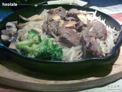 鹅肝配菲力牛排-将太无二·北美传奇寿司(瑞士公寓店)