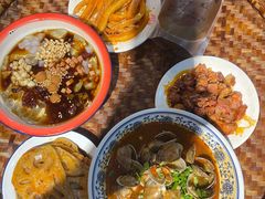 -爆炸头阿姨小四川正宗川味小吃(无任何分店)