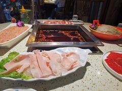 -二荆条·蜀鲜汇城市森林火锅