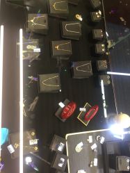 -灵彩珠宝(朗香街店)