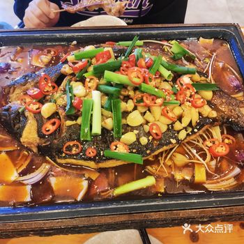 百德广场首层的李家木屋烧烤