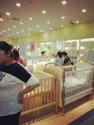 -爱婴室(上海浦建路店)