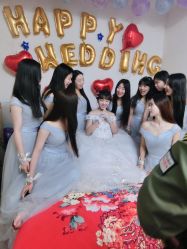 -艾米丽婚纱礼服