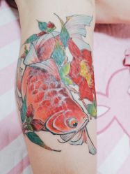 -鳌首刺青纹身 穿孔饰品店