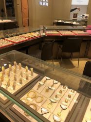 -周生生Chow Sang Sang(又一城店)